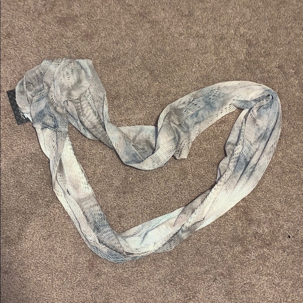 (3/$20 or 2/$15) Buckle NWT Holed Infinity Scarf